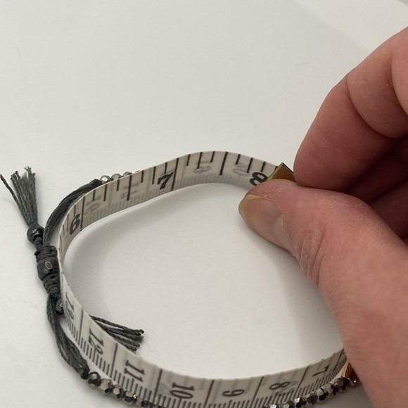 Stella and Dot Tribute Bracelet Grey Crystal Bead Rose Gold Tone Bar 6.5” - 8” - Picture 6 of 6